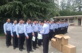 甲方單位領(lǐng)導高溫慰問(wèn)項目隊員