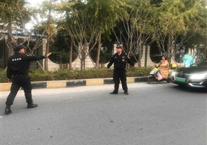 交通事故堵交通，特保積極來(lái)疏通 --惠南市容快速協(xié)助處理交通事故