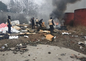 巡查遇見(jiàn)火情，宗保隊員協(xié)助滅火 --金橋市容項目隊員協(xié)助撲滅火情