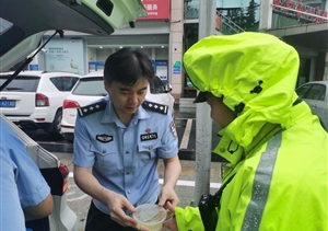 碗碗熱姜湯  濃濃關(guān)愛(ài)情—閔行區域甲方領(lǐng)導慰問(wèn)宗保一線(xiàn)員工