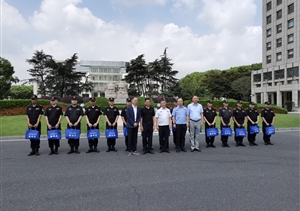 上海市公安局治安總隊、市保安服務(wù)行業(yè)協(xié)會(huì )領(lǐng)導看望慰問(wèn)宗保公司